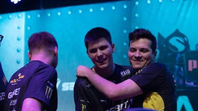 曾在替补首 曾在替补首