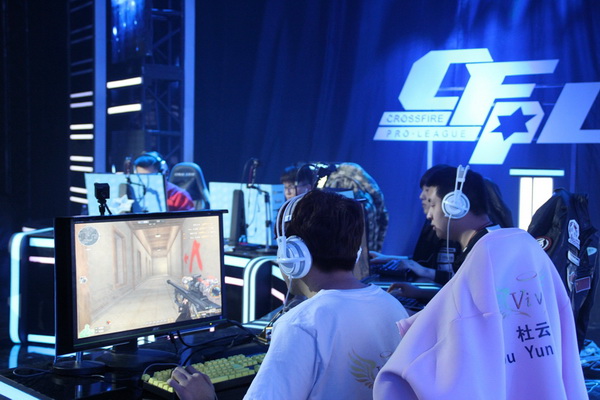 拉塞尔在关 拉塞尔在关